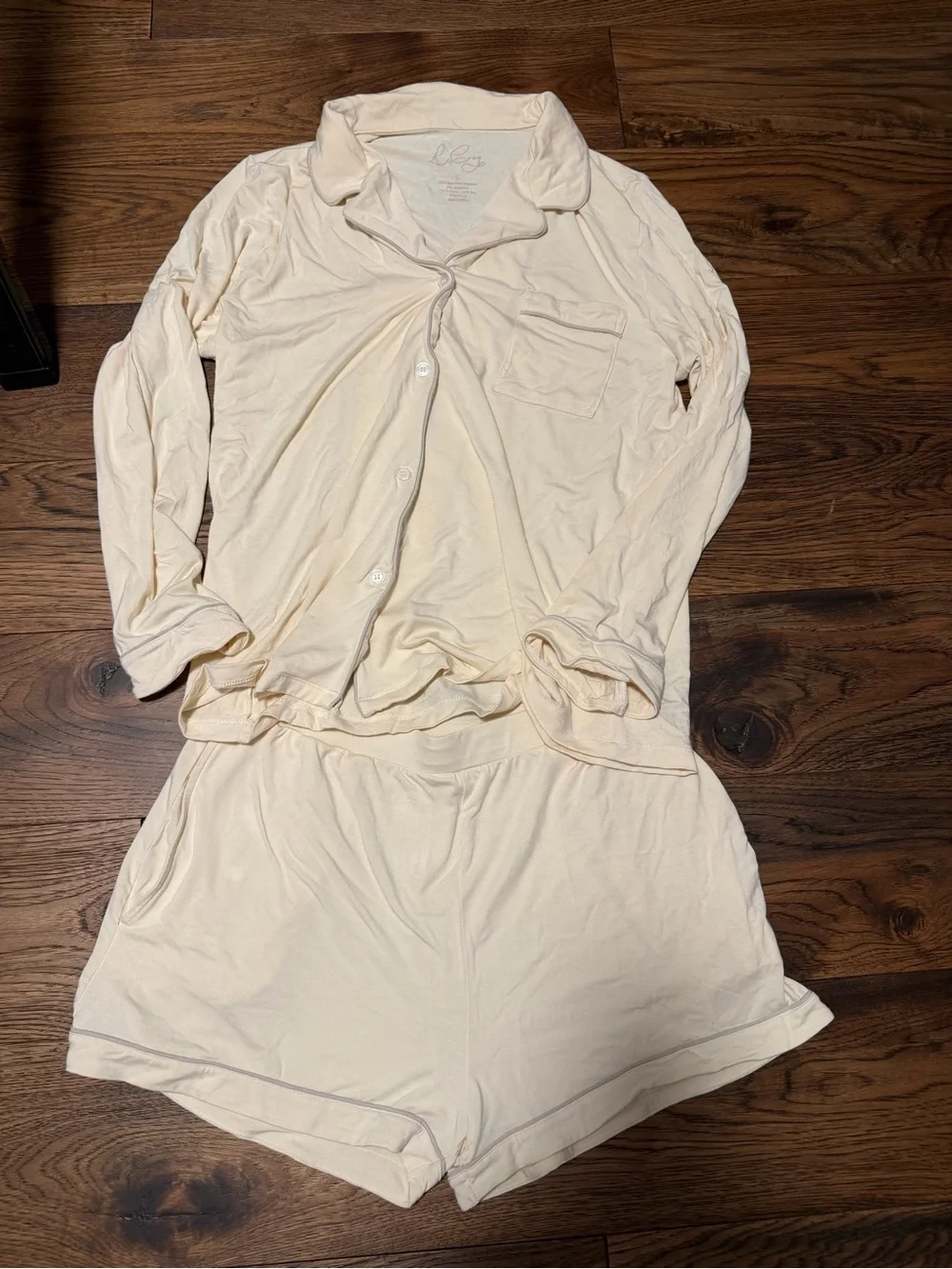 LeCroy Champagne Nights Pajama Short Set Size Small - Picture 2 of 3